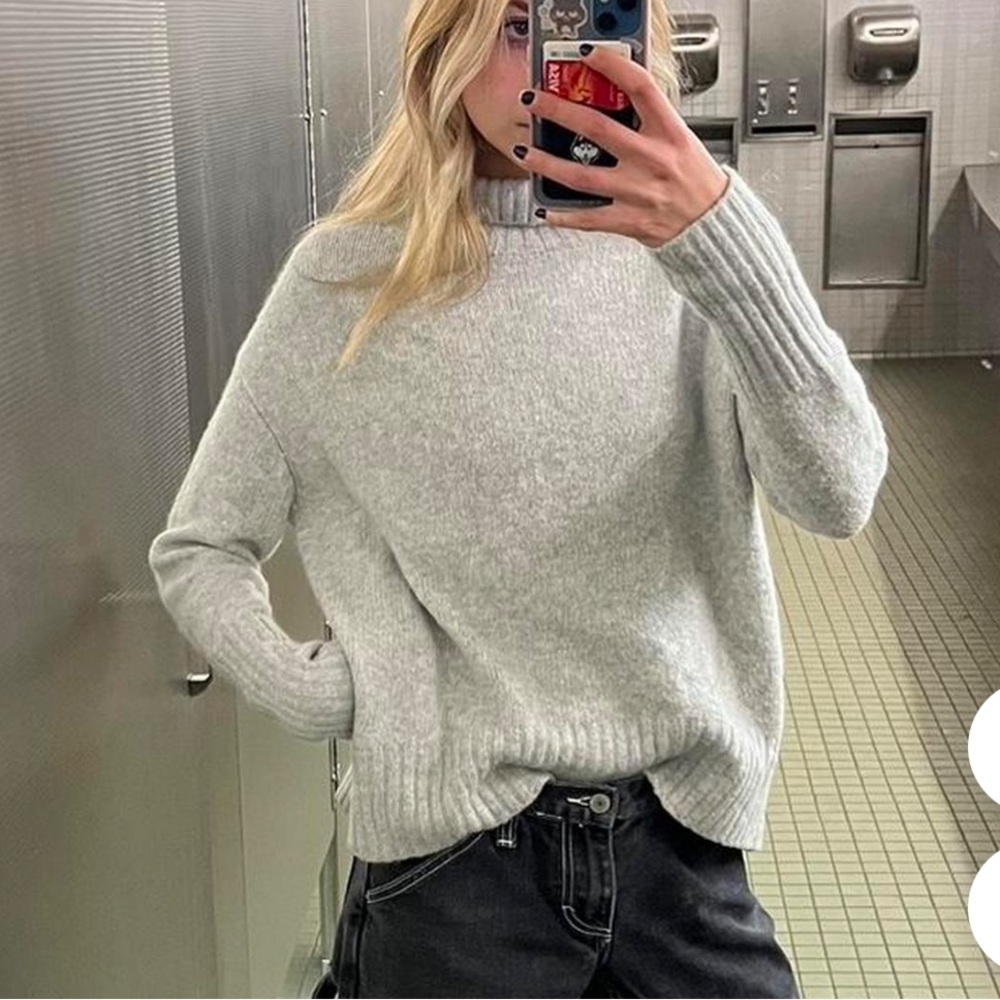 Brandy Melville grey turtle neck sweater